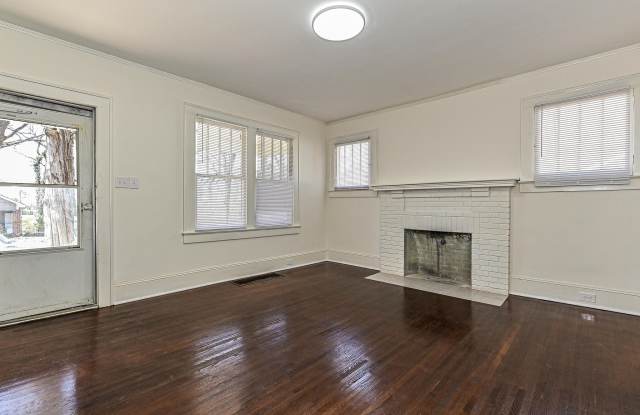 905 Sweetbriar Street