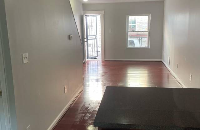 1810 N CHAPEL Street