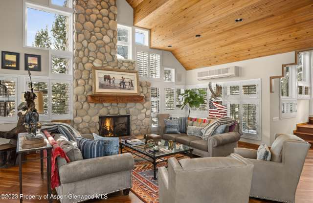 1402 Crystal Lake Road
