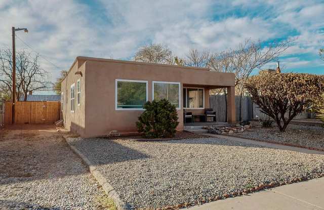 Photo of 221 Girard Boulevard Southeast