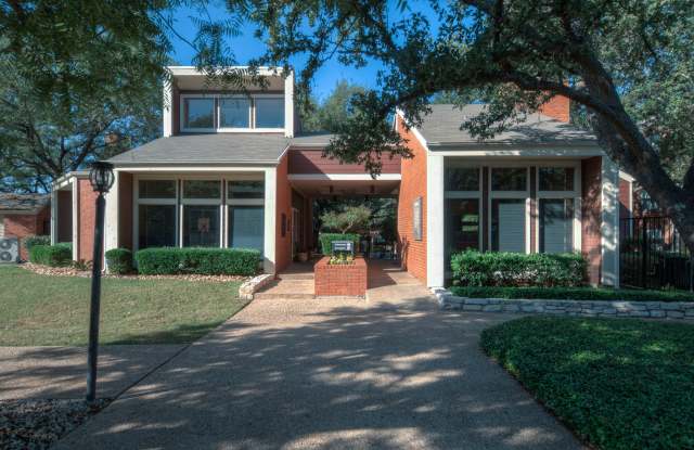 Woodchase Apartments