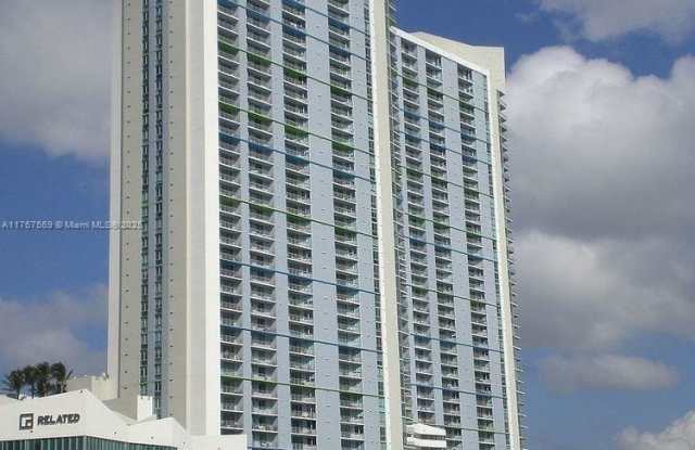 335 S Biscayne Blvd