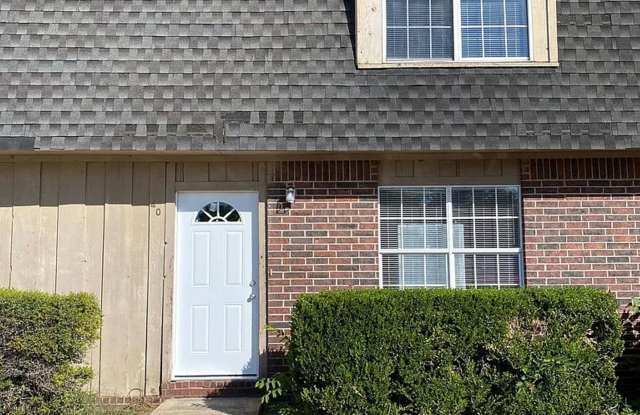 2 Bedroom, 1.5 Bathroom, Two-Story Townhouse with fenced-in backyard in Farmington
