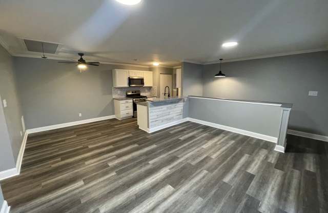 Brand New Renovated Condo in Edgewood! photos photos