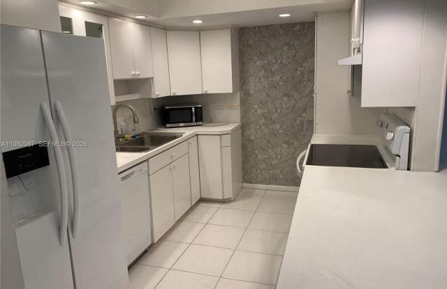 1951 Atlantic Shores Boulevard 20, Hallandale Beach, FL 33009