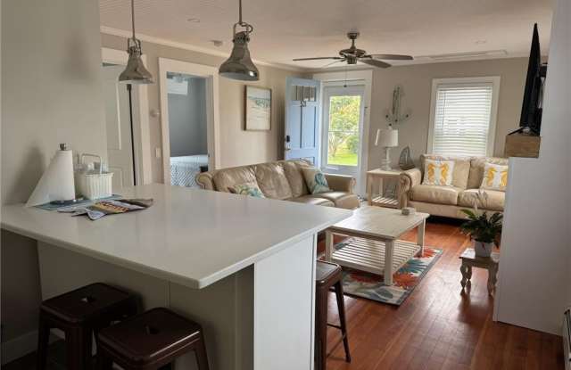 Photo of 53 Center Avenue