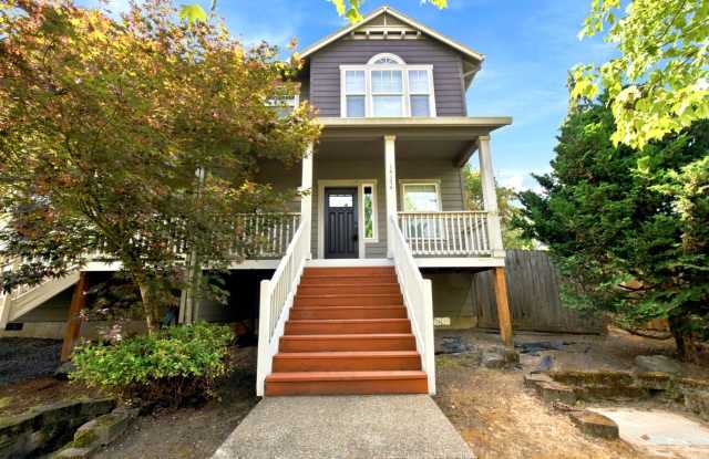 Beautifully Updated 4-Bedroom Oregon City Home with A/C, Fireplace & Fenced Yard!