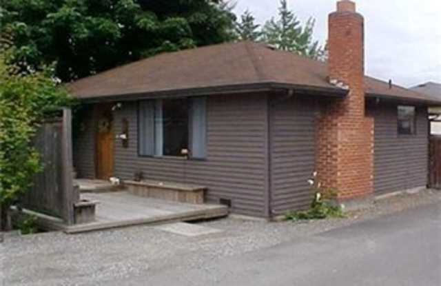 Photo of Charming Everett Rambler — 3 Bedrooms + Bonus Room