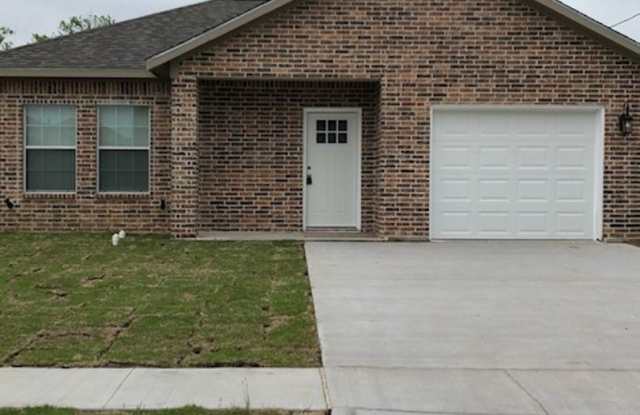 2505 Carver