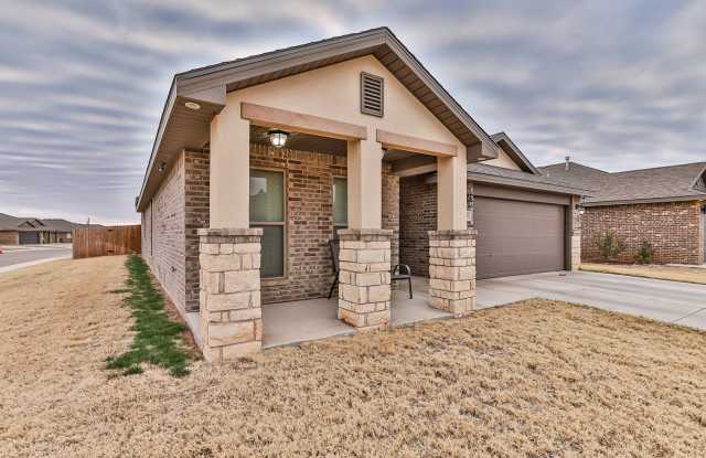 Like Brand New! / Convenient to All Institutions of Higher Learning In The Lubbock Metro/ Just Minutes to Major Medical Centers/ Access To Huge Home Owners Association Swimming Pool / Grassed Park with Baseball Area, Volleyball Net and Playground photos photos