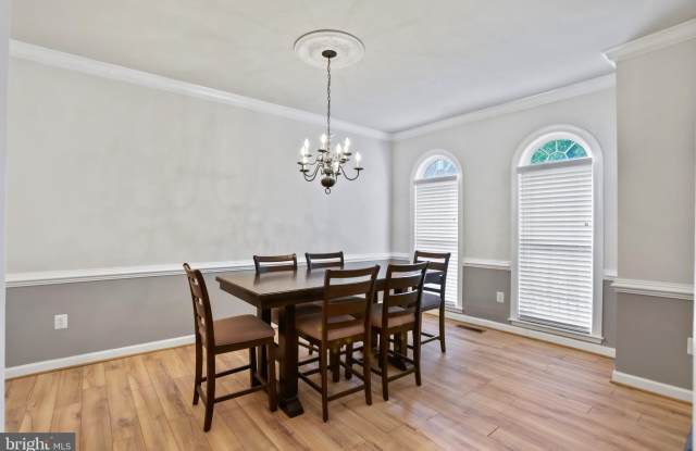 24906 EARLSFORD DRIVE