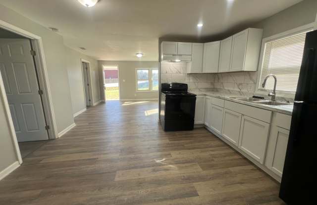 Photo of House for rent in Elizabethtown. 3 bed and 1 bath. Newly renovated!