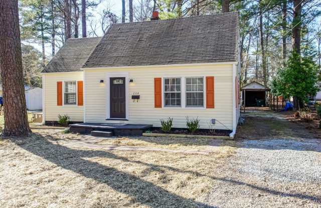 Photo of Amazingly large 2 bedroom home with fenced yard!