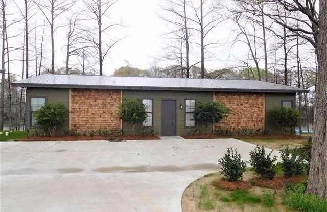 2 Bedroom, 2 Bath on Bayou Desiard