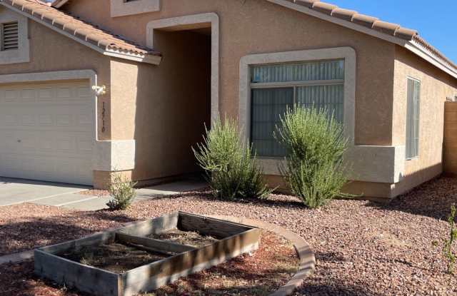 Photo of Beautiful 3 bed, 2 bath home in convenient El Mirage neighborhood!