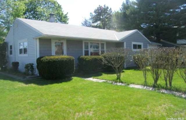 340 Boundary Avenue - 340 Boundary Avenue, North Massapequa, NY 11758