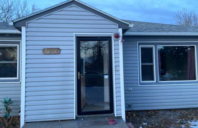 Comfortable 3-Bedroom, 2-Bathroom Family Home