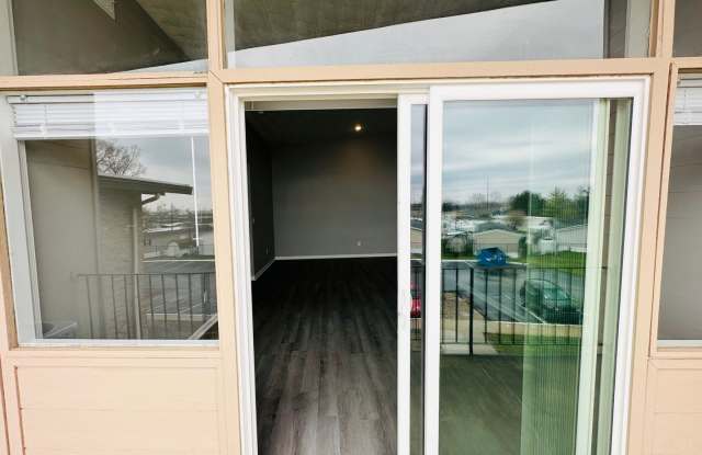 Experience Luxury Living at Bellagio Living I: Modern Apartments in Lawrence, Indiana