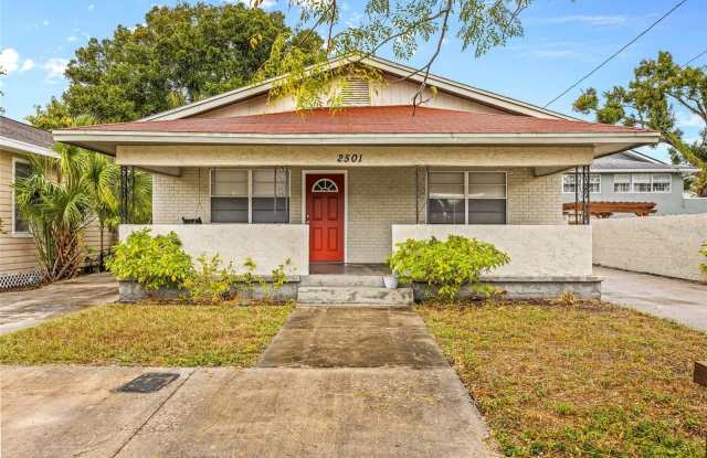 Photo of 2501 W GRAY STREET