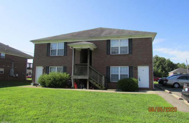 109 Kenilworth Ct Apt D - 109 Kenilworth Court, Radcliff, KY 40160