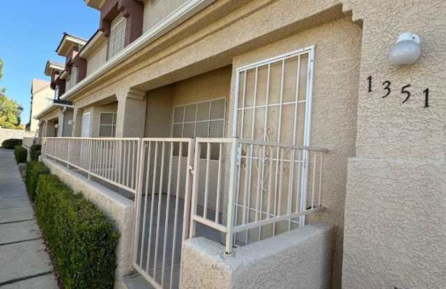 Great Two Story Townhouse
