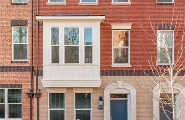 Photo of 10326 GROSVENOR Place