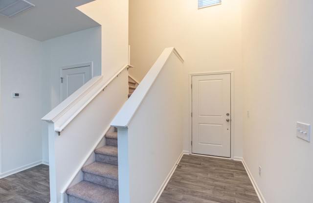 3 br Paired Home minutes from I-77 and I-40 READY NOV 27TH