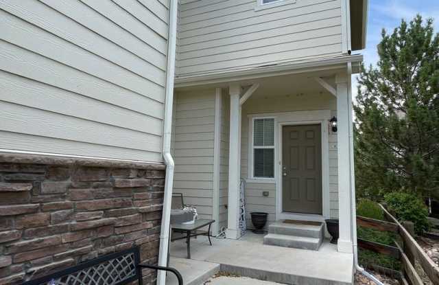 Gorgeous 3 Bed / 2.5 Bath Townhome, 1 Car Garage, Pets Neg