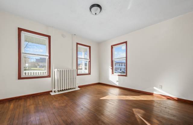 Photo of 294 Bellevue Street