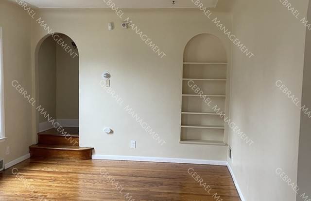 1635 E Hamilton Ave.