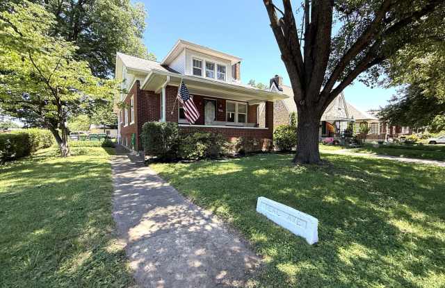 Charming 5 Bedroom 2 Bath Home located in Audubon Park