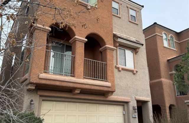 4722 Cortina Rancho Street