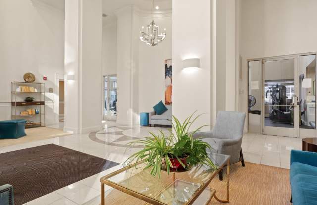 3830 9TH Street N unit: Ph3e