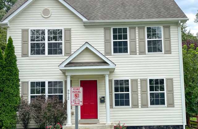 Photo of Lovely Traditional 5BR/3BA home in excellent location in College Park. Available soon!