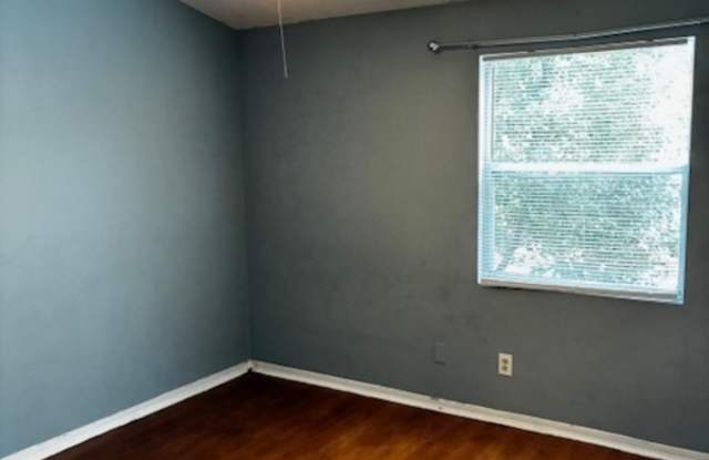 111 East 1st Street, unit 37 - ..