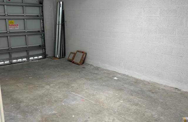 814 Southwest 11th Way