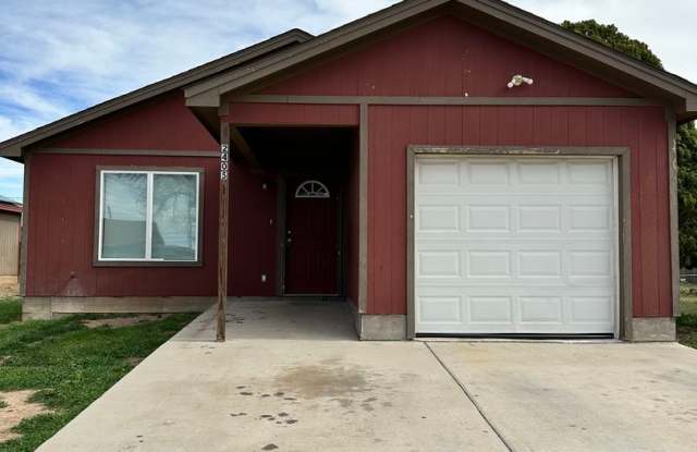 Photo of Cute 3 Bedroom Home Located In Chatman Hill