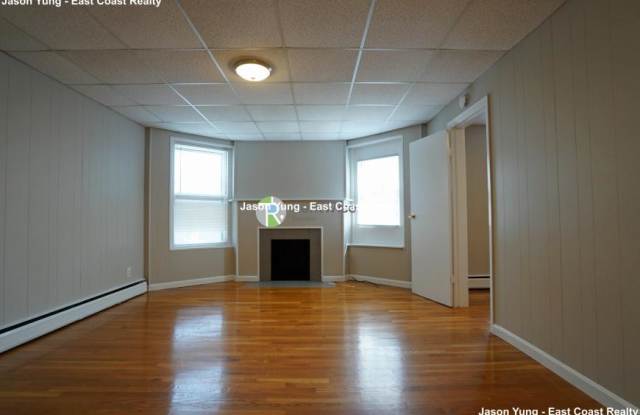 Photo of 1055 Beacon Street