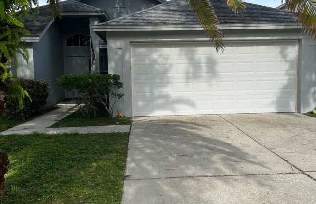 2930 SHANNON CIR, PALM HARBOR, FL 34684