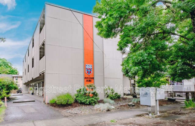 Photo of 115 NW 15th St -Apt 33