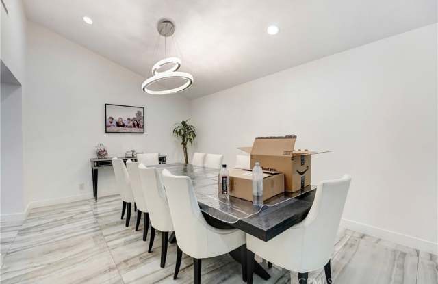 23104 Dolorosa Street