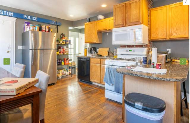 ALL UTILITIES INCLUDED  Free Bi-Weekly Pro Cleaning. Spacious Rooms and 2 full baths. Dorm Style