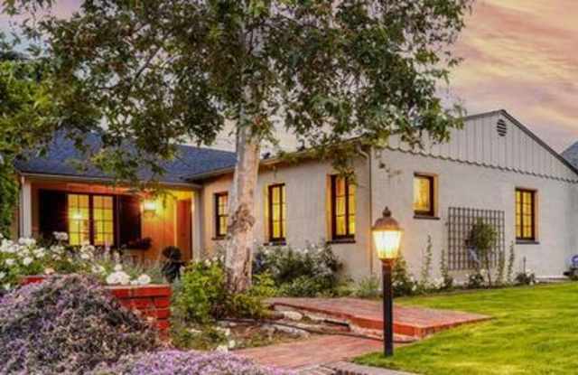 1016 West Roses Road