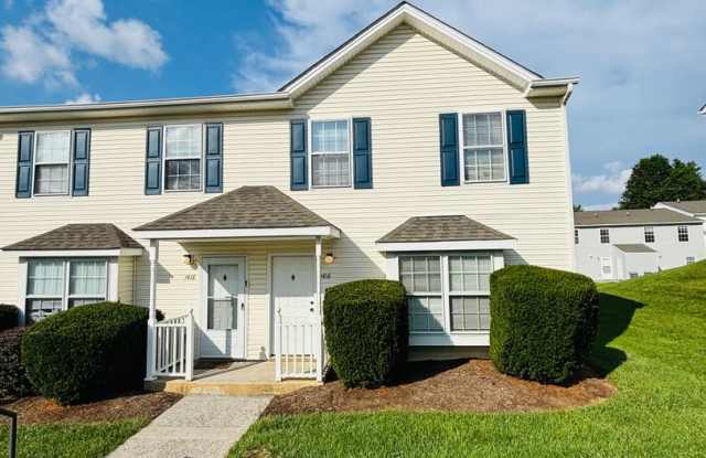 4 Bedroom 2.5 Bath Townhouse