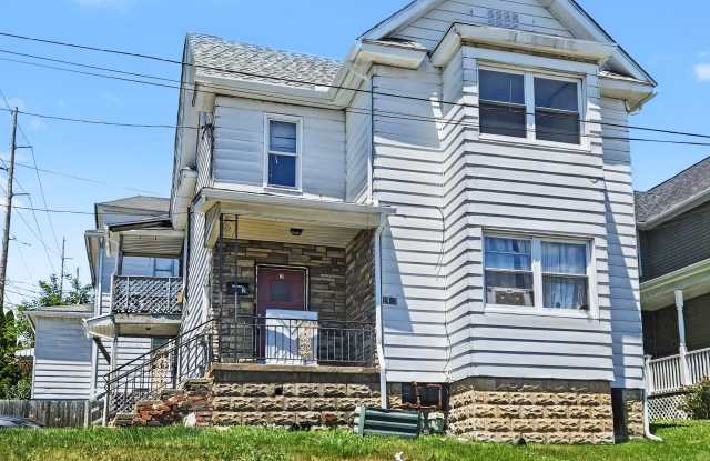 1403 North Sumner Avenue - 2nd Fl