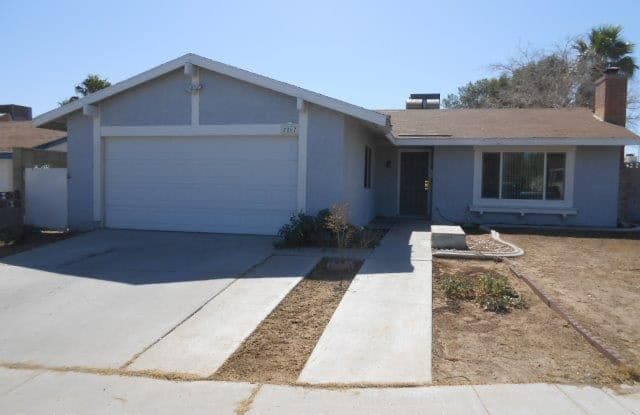 7067 Pinebrook Ct. - 7067 Pinebrook Court, Spring Valley, NV 89147