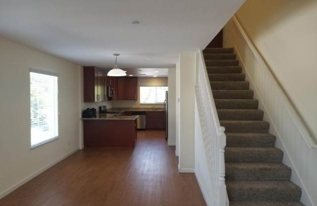 Photo of 5499 Carlson Dr Sacramento CA