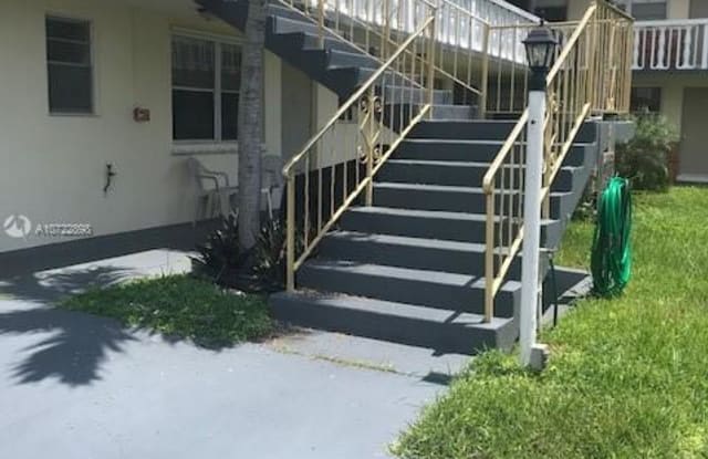 1555 N 12th Ct - 1555 North 12th Court, Hollywood, FL 33019