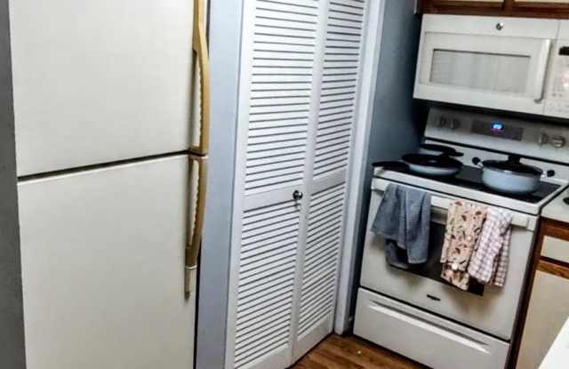 9814 HELLINGLY PLACE