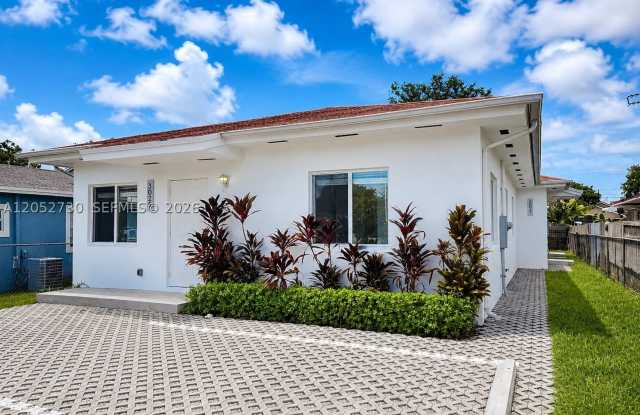 3027 NW 23rd Ave